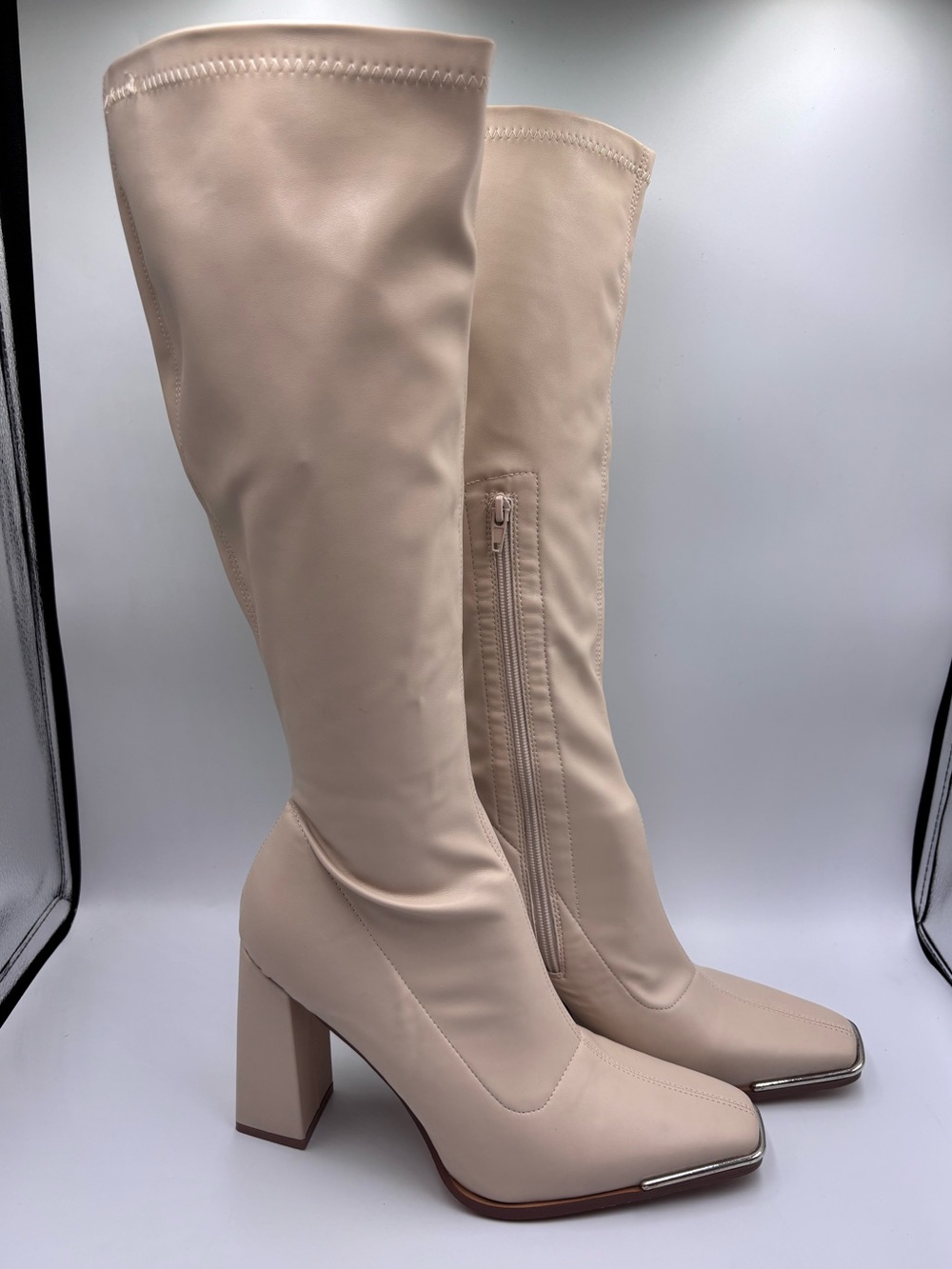 Fashion Nova Miss CEO Knee High Cream Patent Block Heel Boots Sz 11 Drag Queen